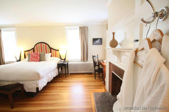 Snapdragon Inn Windsor Extérieur photo